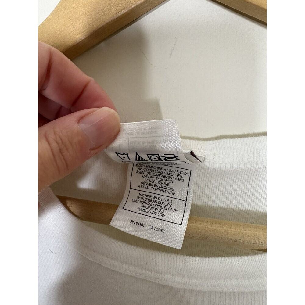 Vintage Disney Store Womens L Winnie The Pooh Shirt Short Sleeve White Snowflake - Picture 8 of 9
